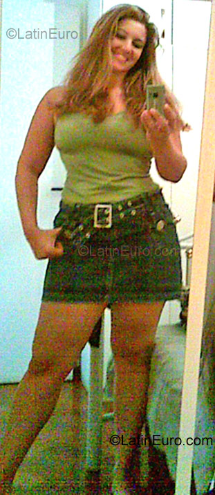 Date this sultry Brazil girl Andrea from Sao Paulo BR854