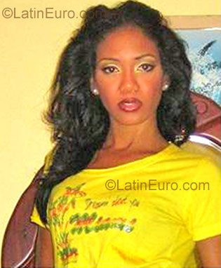 Date this athletic Dominican Republic girl Valeria Paullette from Santo Domingo DO659