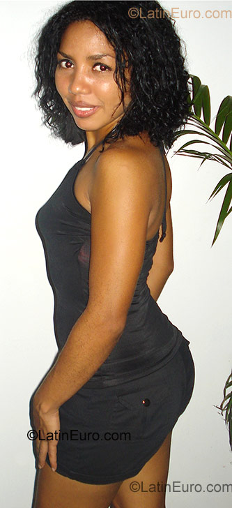 Date this voluptuous Colombia girl Marlis Lizeth from Santa Marta CO603