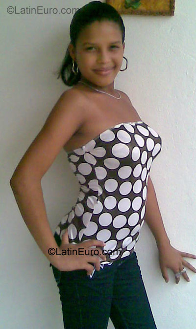 Date this georgeous Dominican Republic girl Shery from Santo Domingo DO663