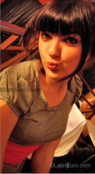 Date this fun Brazil girl Mel from Sao Borja BR908