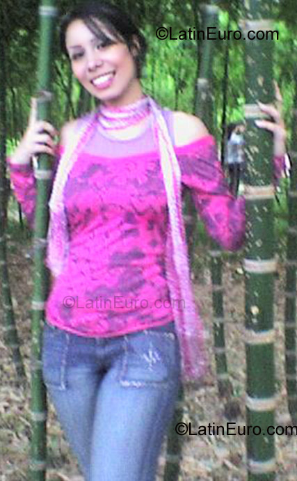 Date this happy Colombia girl Andrea from Medellin CO645