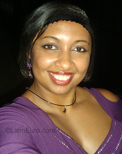 Date this lovely Brazil girl Mirian from Marica BR930