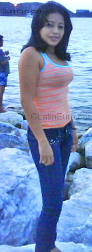 Date this sensual Colombia girl Lindsay from Barranquilla CO658