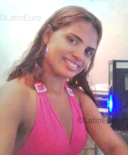 Date this hard body Brazil girl Drielly Sabrina from Recife BR955