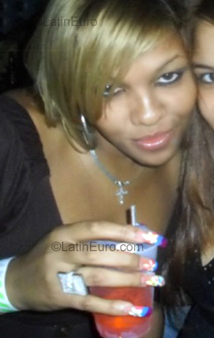 Date this charming Dominican Republic girl Jennifer from Santiago DO753