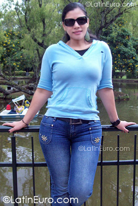 Date this happy Colombia girl Zandalo from Bogota CO695