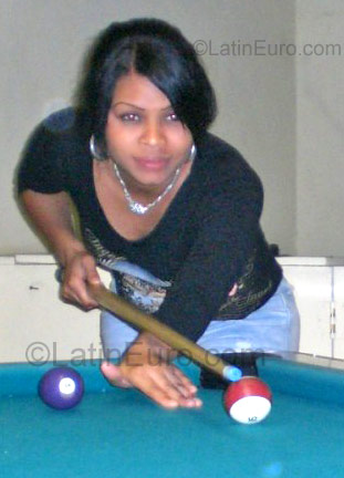 Date this happy Dominican Republic girl Diana from  DO766