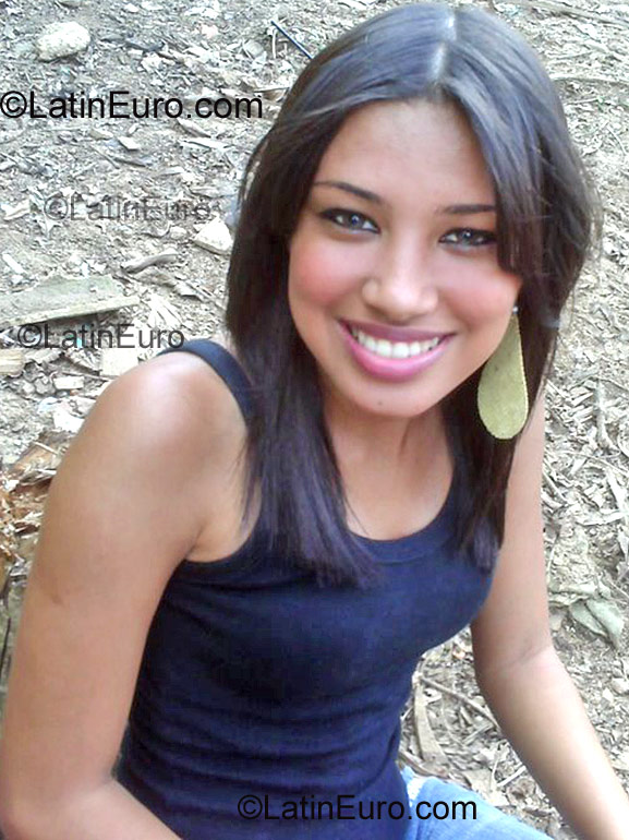 Date this hard body Brazil girl Camila from Sirinhaem BR991