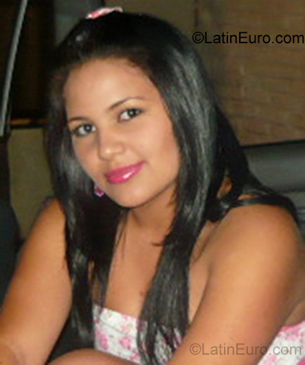 Date this attractive Colombia girl Marcela Franky from Cali CO724