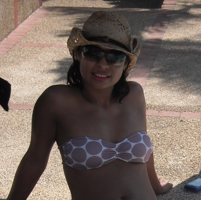 Date this happy Colombia girl Adriana from Bogota CO725