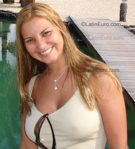 Date this stunning Brazil girl Patricia from Rio De Janeiro BR1046