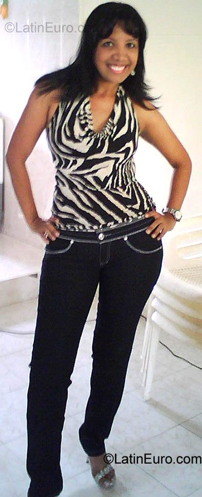 Date this hot Colombia girl Xiomara from Cartagena CO762