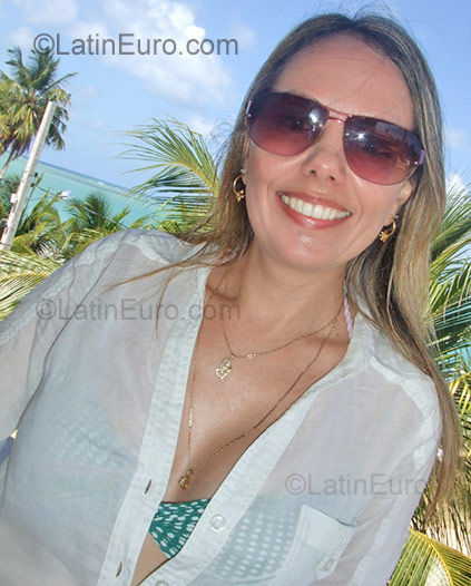 Date this georgeous Brazil girl Maria from Joao Pessoa BR1053