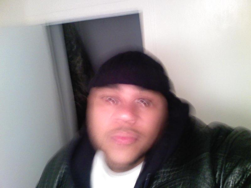 Date this happy United States man Curtfilrt from Irvington US2375
