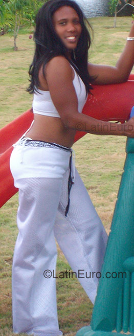 Date this gorgeous Dominican Republic girl Eva from La Romana DO865