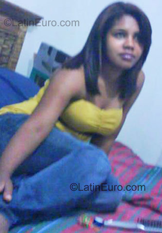 Date this gorgeous Dominican Republic girl Rosibel from Santo Domingo DO883