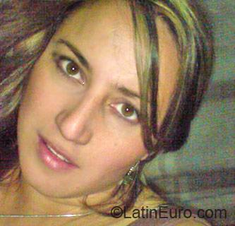Date this happy Colombia girl Yaddy from Bogota CO811