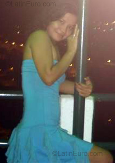 Date this happy Colombia girl Linssay from Girardot CO830