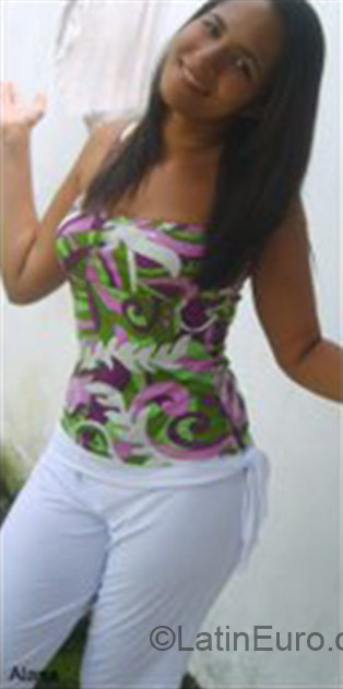 Date this voluptuous Brazil girl Alana from Itabuna BR1118