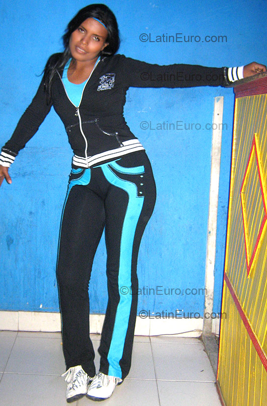 Date this pretty Colombia girl Bialis from Barranquilla CO843
