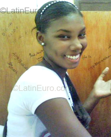 Date this beautiful Colombia girl Yorlady from Cartagena CO849