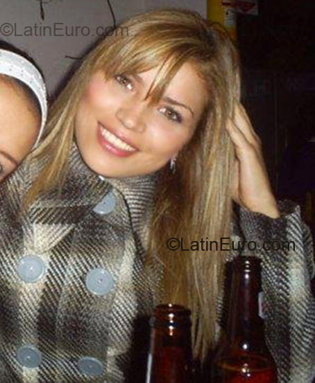 Date this gorgeous Colombia girl Cindy Carolina from Bogota CO867
