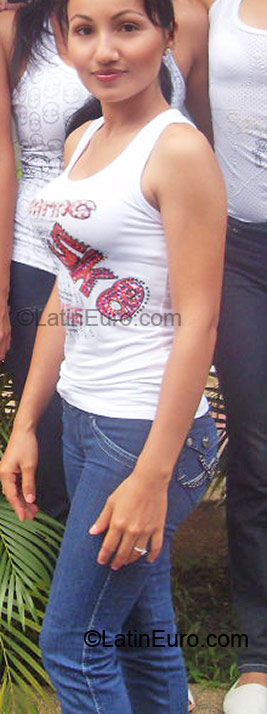 Date this georgeous Colombia girl Yuly from Bogota CO880