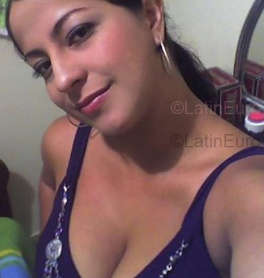 Date this georgeous Colombia girl Maria from Tulua CO883