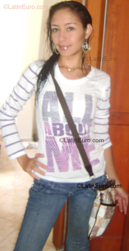 Date this athletic Colombia girl Juliana from Medellin CO891