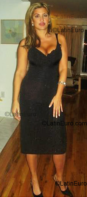 Date this passionate Brazil girl Patricia from Novo Hamburgo BR1181