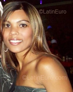 Date this nice looking Brazil girl Flavia Gabriella from Belo Horizonte BR1187