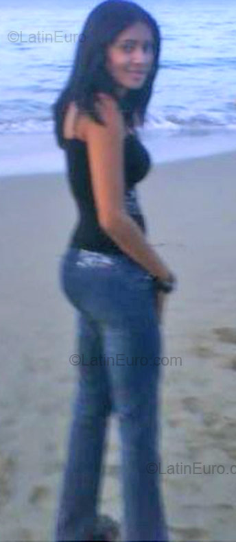 Date this voluptuous Dominican Republic girl Miguelina from Santiago DO994
