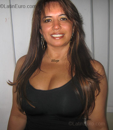 Date this hard body Brazil girl Eliege from Parnamirim BR1243