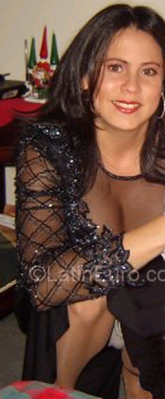 Date this charming Colombia girl Sandra from Bogota CO975