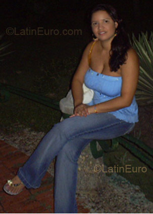 Date this athletic Colombia girl Jenny Paola from Cartagena CO1002