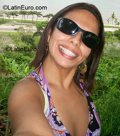 Date this hard body Brazil girl Fernanda from Rio Das Ostras BR1279