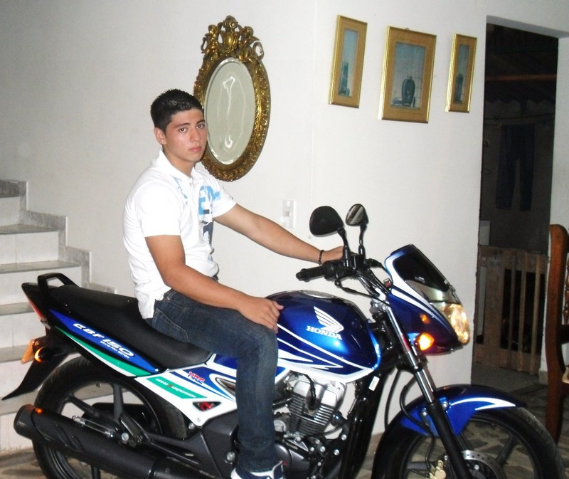 Date this charming Colombia man Luis from Palmira CO1029