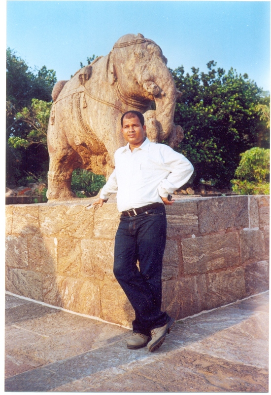 Date this hard body India man Rahul from New Delhi IN53