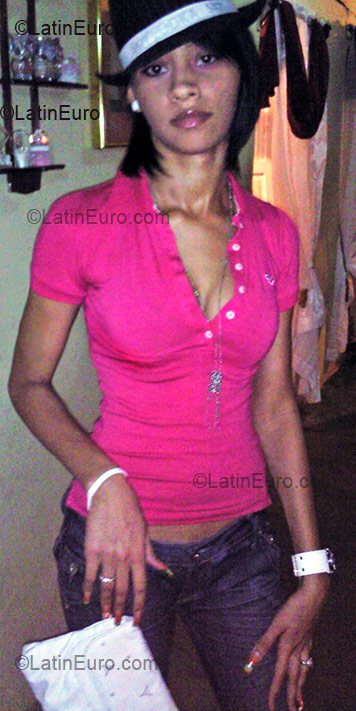 Date this funny Dominican Republic girl Elizabeth from Santiago DO1119
