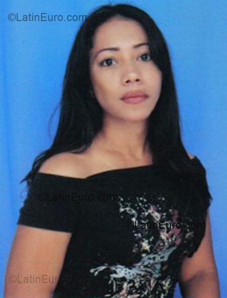 Date this hard body Colombia girl Claudia from Cali CO1110