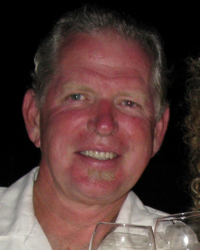Date this sensual Canada man Newred from Victoria CA123