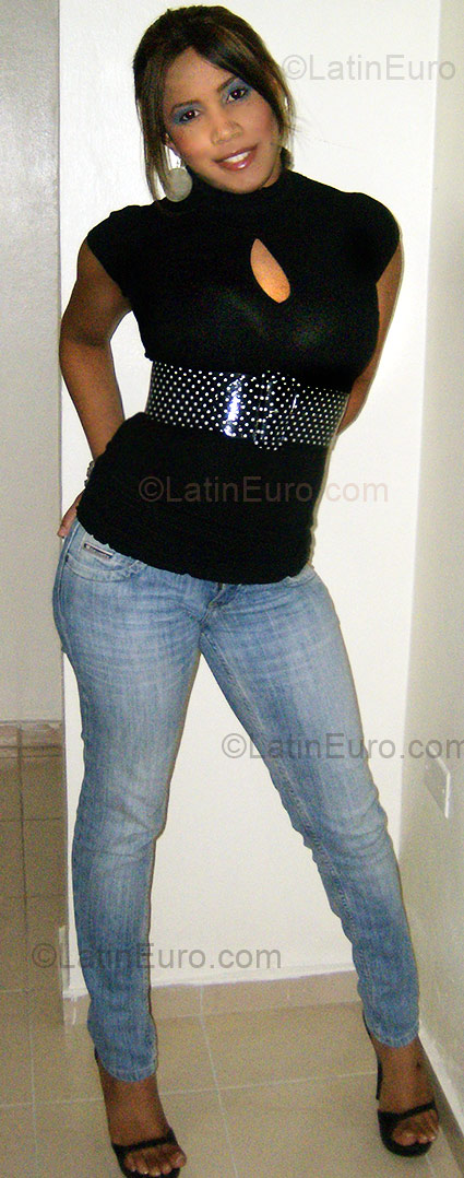 Date this georgeous Dominican Republic girl Eridania nicaury from Santo Domingo DO1208