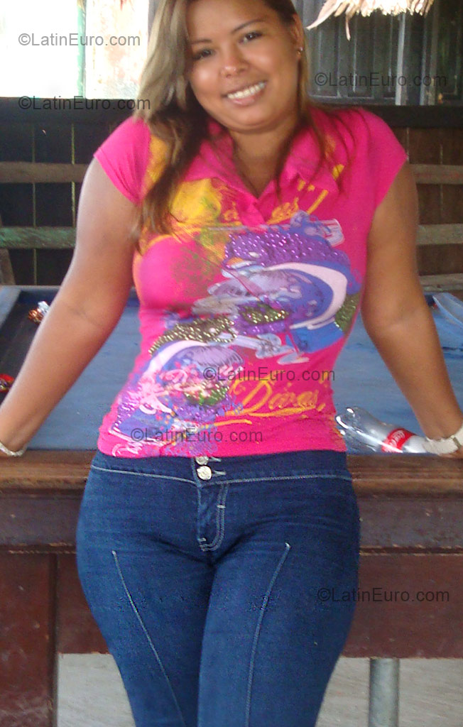 Date this georgeous Colombia girl Sheila from Cartagena CO1154