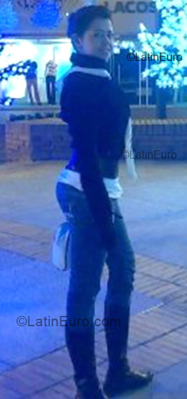 Date this georgeous Colombia girl Aydee from Bogota CO1201