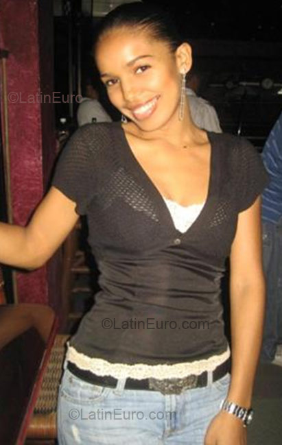 Date this nice looking Dominican Republic girl Glady from San Cristobal DO1300
