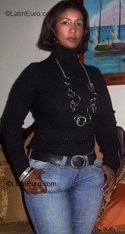 Date this delightful Dominican Republic girl Beyanira from Constanza DO1309
