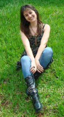 Date this voluptuous Brazil girl Giovania from Sao Paulo BR1507