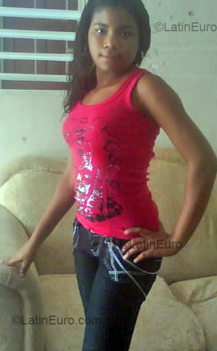 Date this funny Dominican Republic girl Juleinny from Santo Domingo DO1343