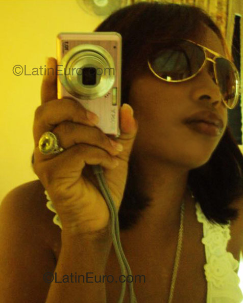 Date this pretty Dominican Republic girl Saralin from Santo Domingo DO1346